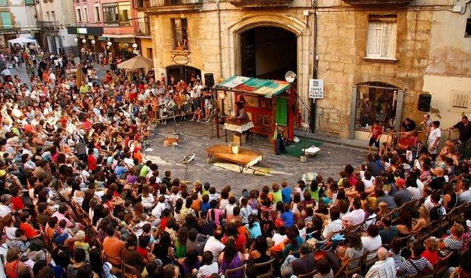 Feria de Circo en la Calle de La Bisbal d’Empordà FOTO Catalunya Turisme Feria de Circo en la Calle de La Bisbal d’Empordà FOTO Catalunya Turisme