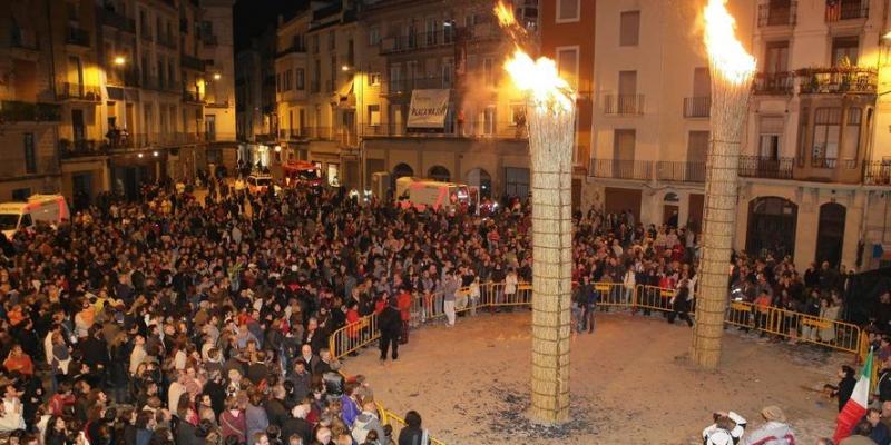 Les arts escèniques surten al carrer Les arts escèniques surten al carrer