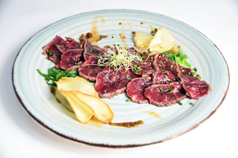 Plat elaborat amb tonyina roja