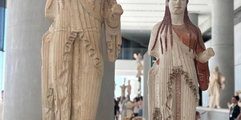 Policromies al Museu. Dues korai.